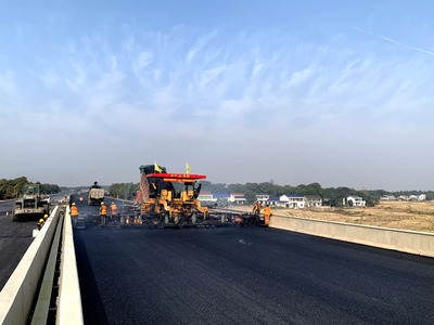 長(zhǎng)益擴(kuò)容高速益陽(yáng)段路面主體完工